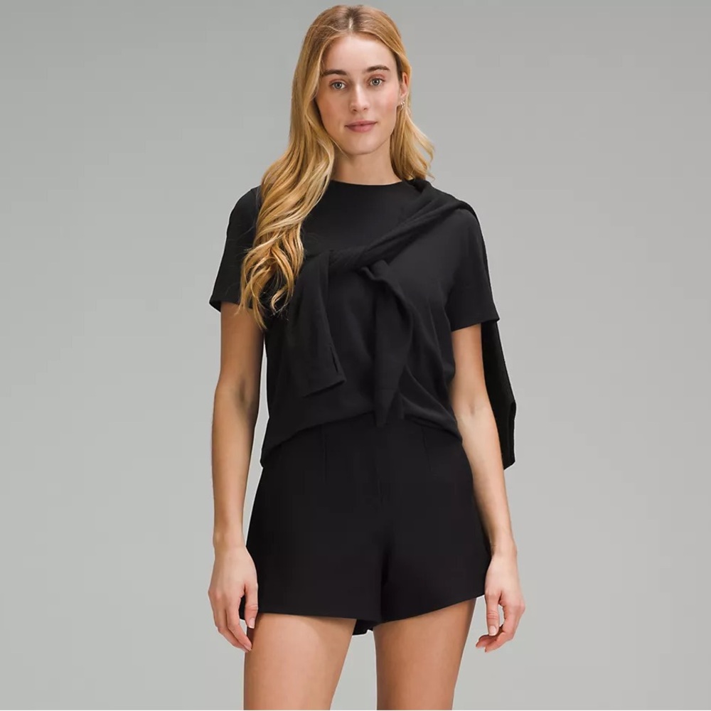 Lululemon Utilitech Relaxed-Fit High-Rise Short 3.5” Black sized 14